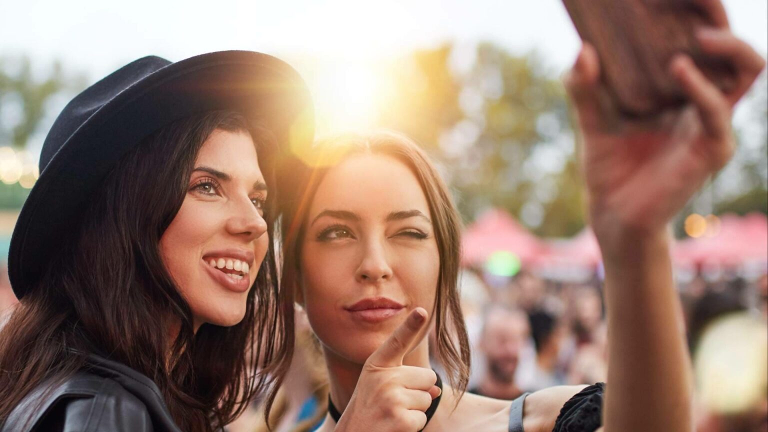 Nortempo lanza el ‘trabajo del verano’; 1.000 euros por ir a festivales con acompañante